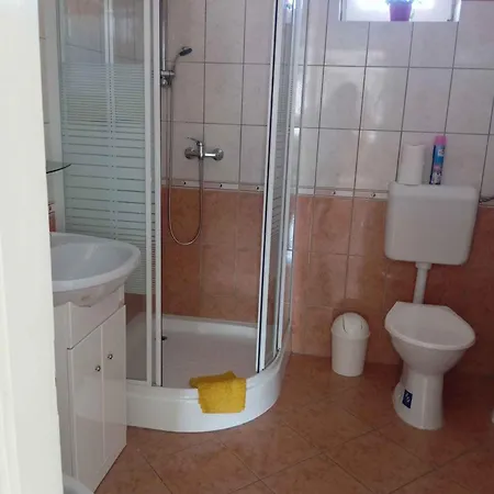 Apartment In 20650 *